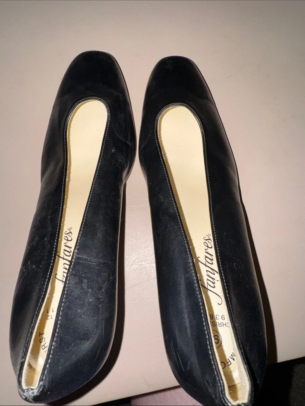 Women’s Black Leather Mid-Heel Pumps